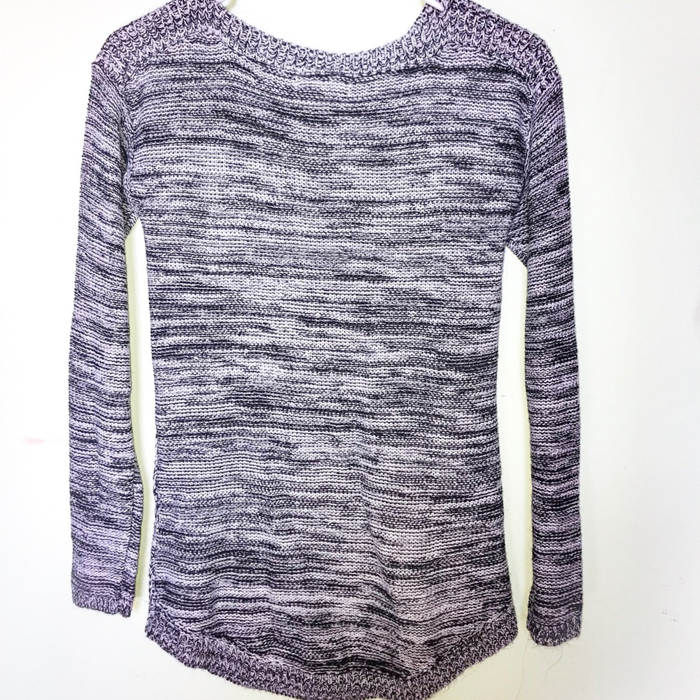 Black and gray sweater